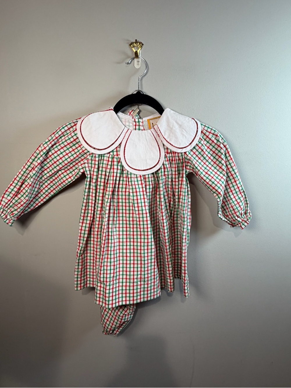 Babeeni red and green gingham long-sleeve holiday
Set Petal Collar Size 4T NWT